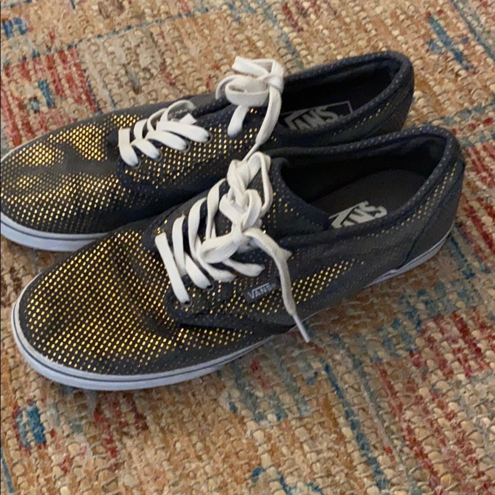 Vans - Picture 2 of 2